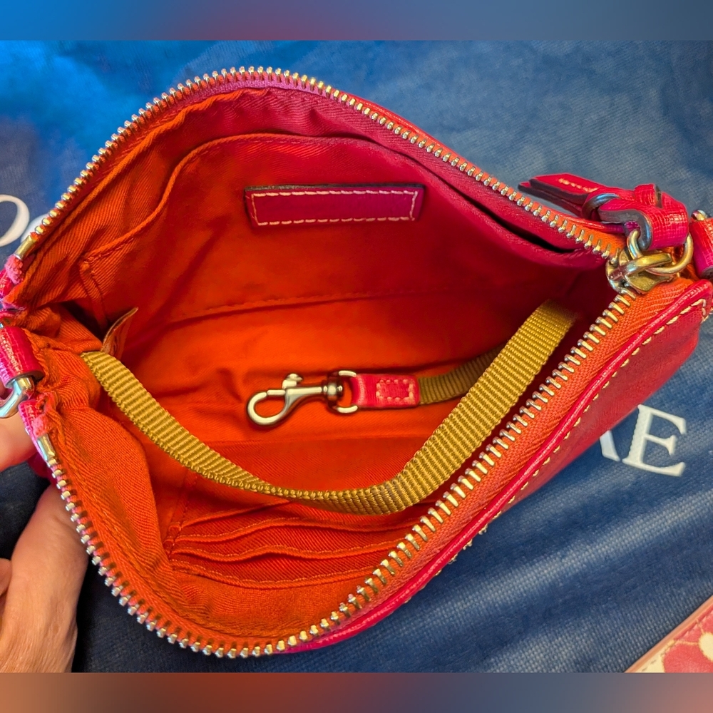 Dooney & Bourke Beacon, Saffino Leather Tote Set in Fushia-EUC - Picture 11 of 12